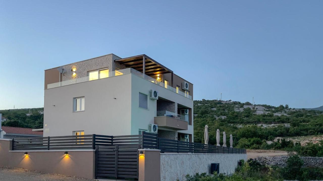 Apartments King And Queen Povile Exterior photo