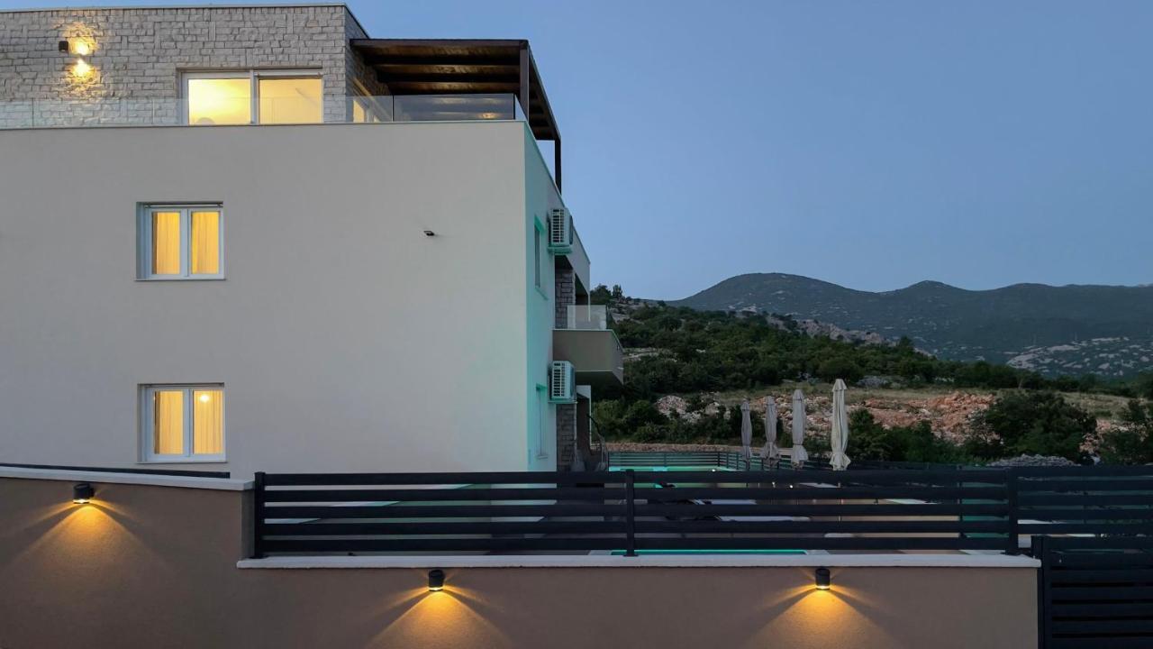 Apartments King And Queen Povile Exterior photo